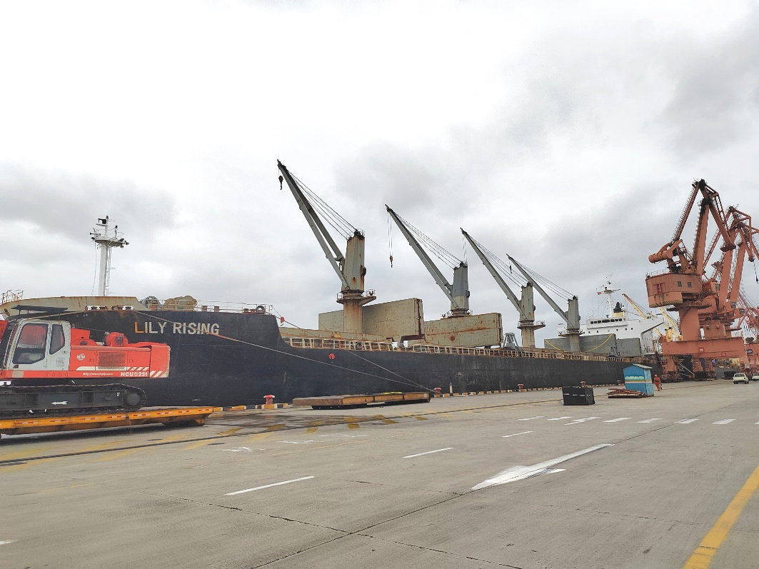 Over-length cargo 2